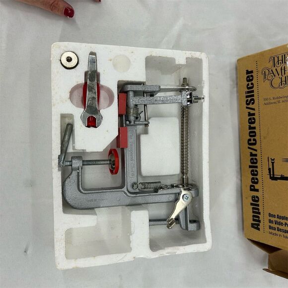 Pampered Chef Apple Peeler Corer Slicer with Box & Instructions - Picture 13 of 15